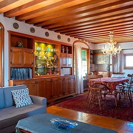 Hotel Rousseau's 4*